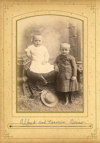 Alfred and Norman Beans (1020, 1021)