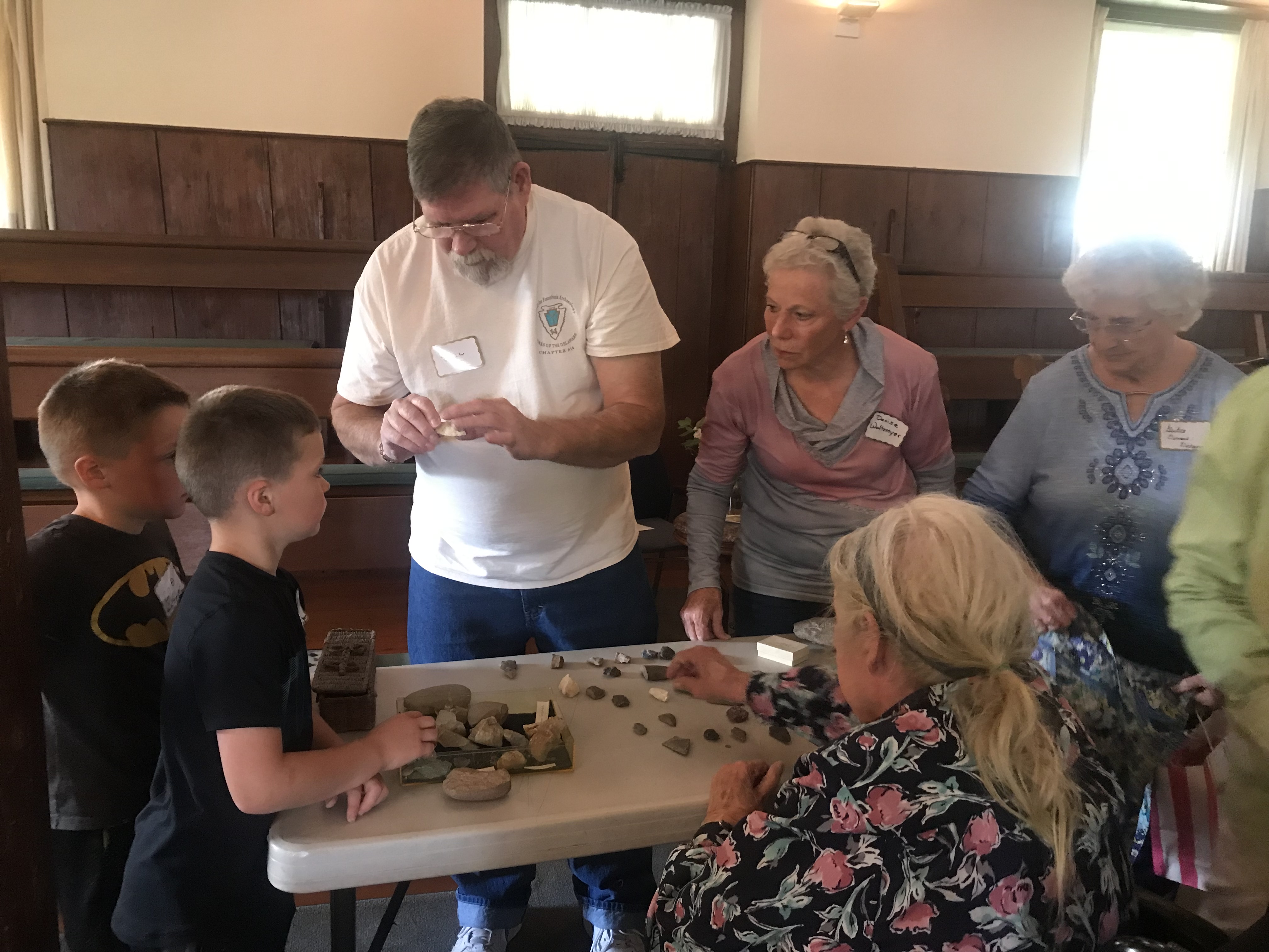 2022 Bill Humphrey examines arrowheads